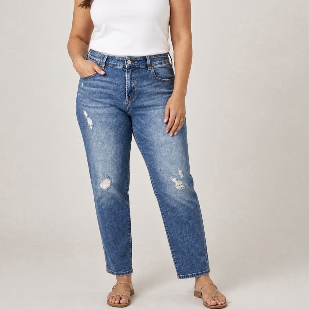 Chico's Platinum Boyfriend Jeans 2 US 12 Blue Distressed Stretch Denim Straight